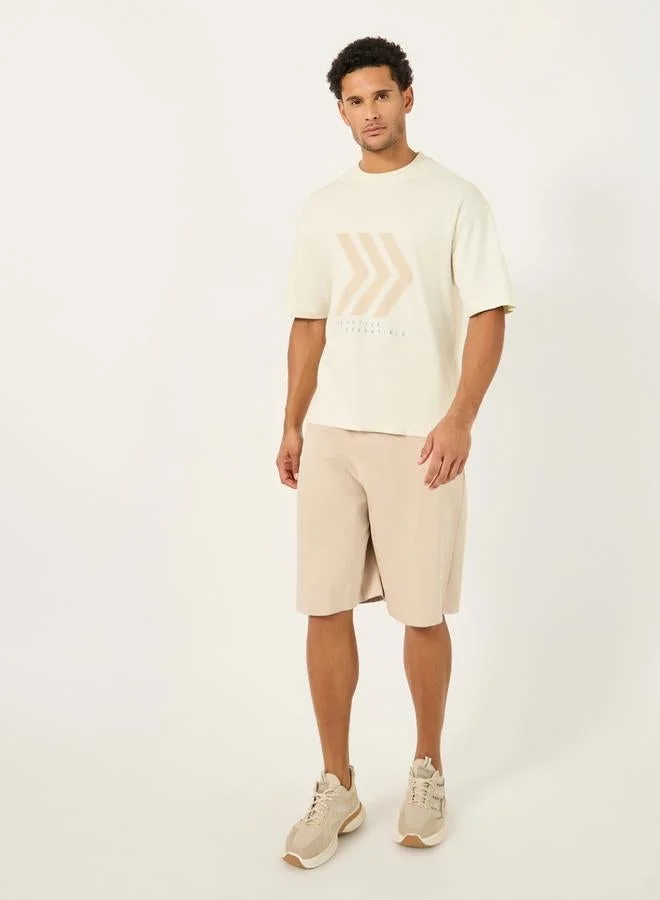 ستايلي اكتيف تيشيرت بأكمام قصيرة وطبعة جرافيك